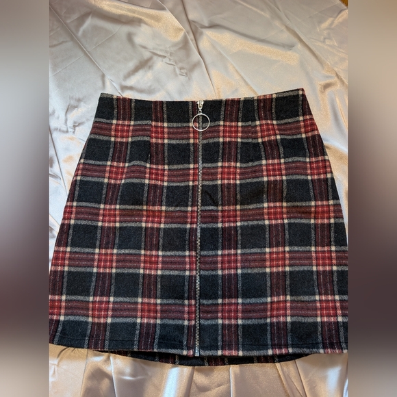 Plaid Mini Skirt - Picture 6 of 6